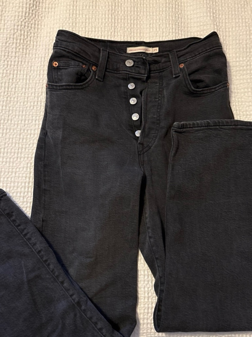 Levi’s Womens Ribcage Straight Ankle Jeans 25